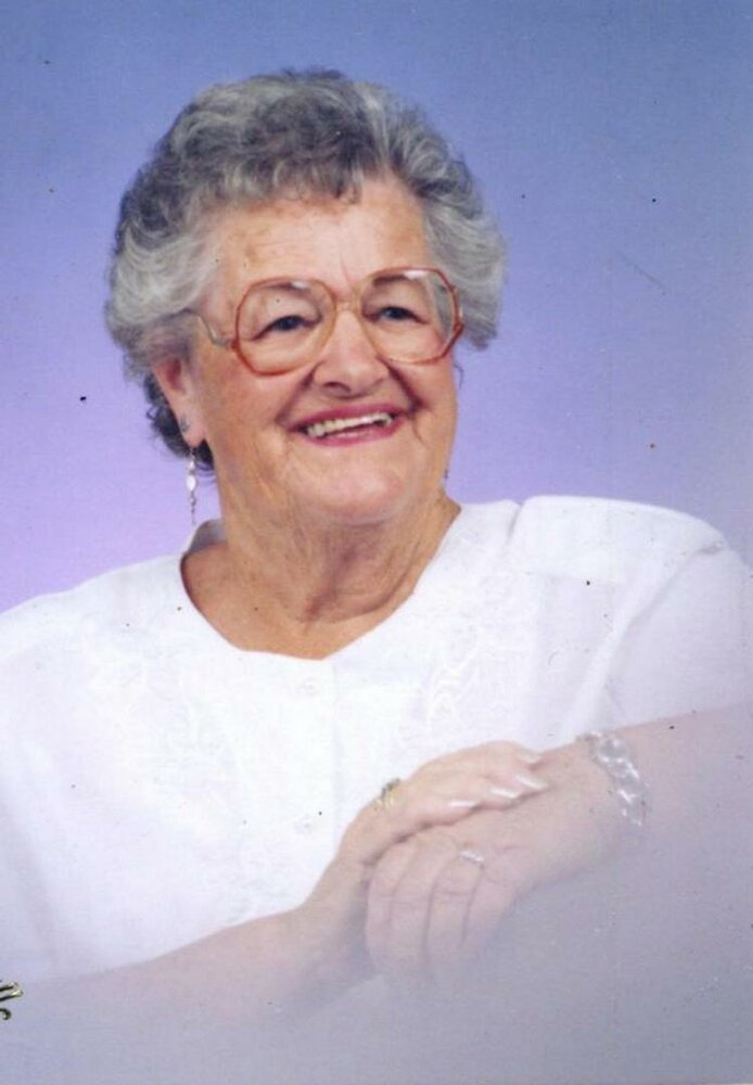 Obituary of Beatrice Winnifred Moore Castle Fallsview Funeral Home